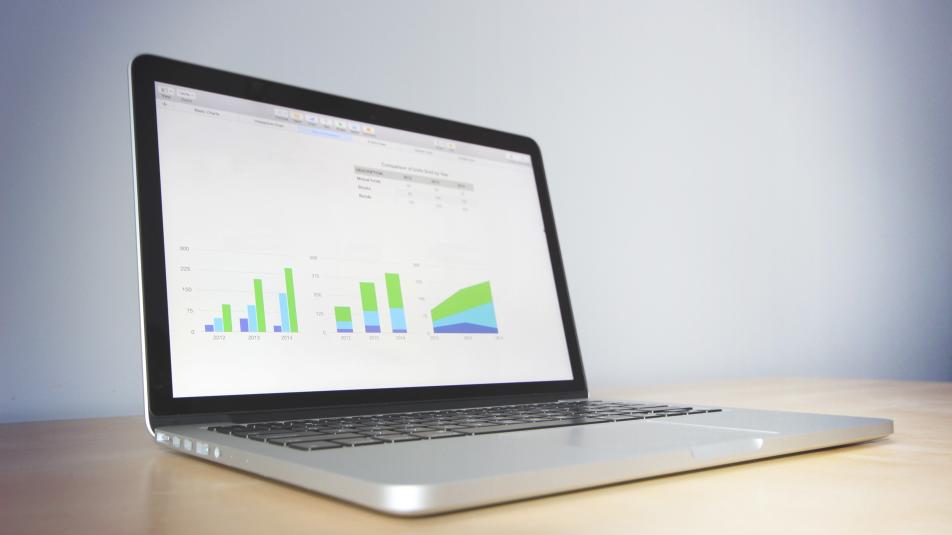 Laptop toont een grafiek